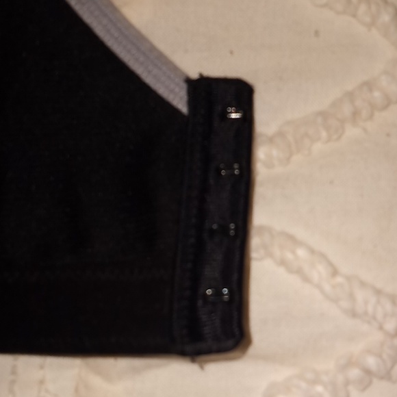 Vanity Fair Padded Black and Gray Bra Size 44D - Picture 9 of 11